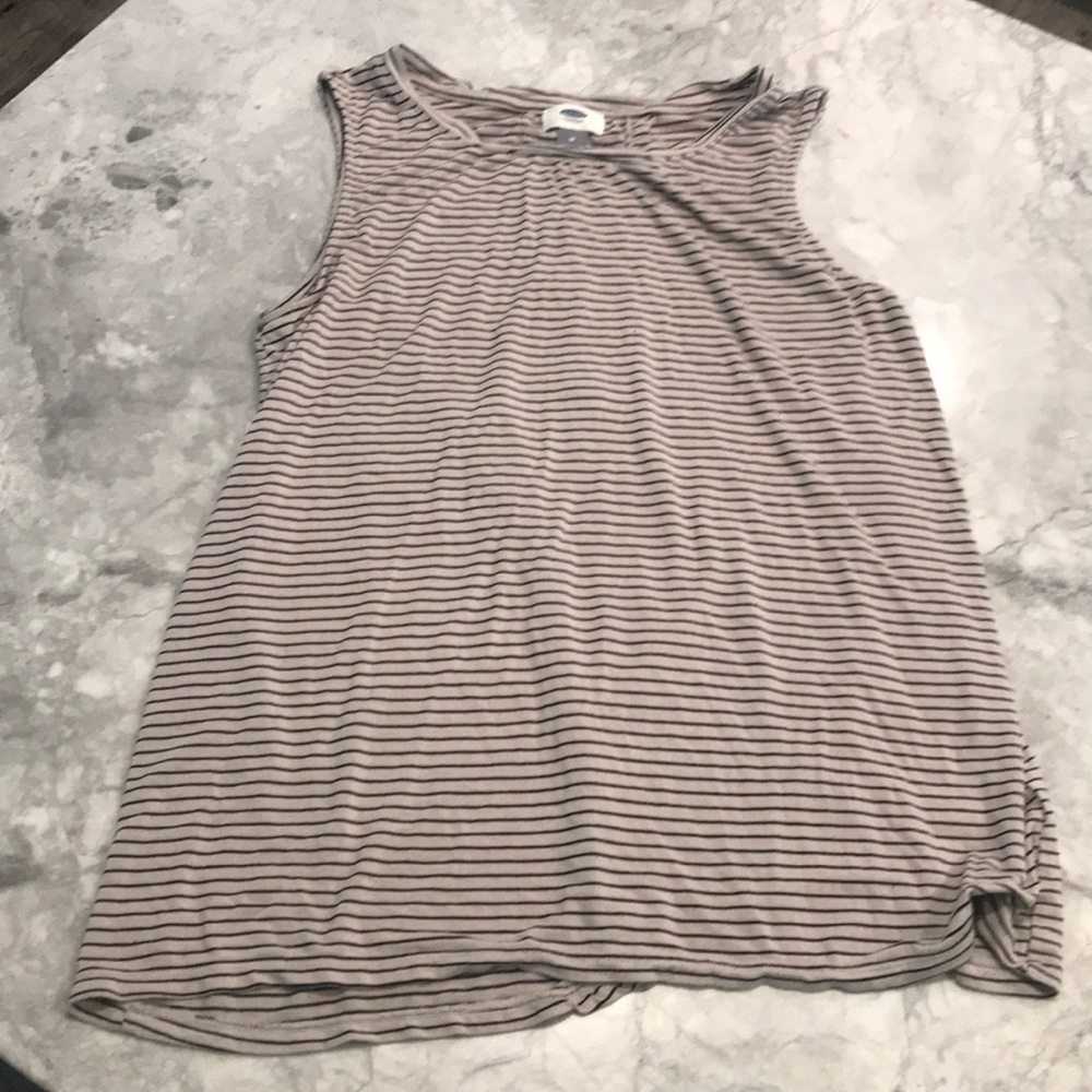 Old navy split back tank medium
